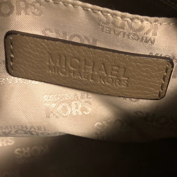 MICHAEL KORS Taupe Leather Satchel Fulton Crossbody Tote Handbag - Picture 13 of 13